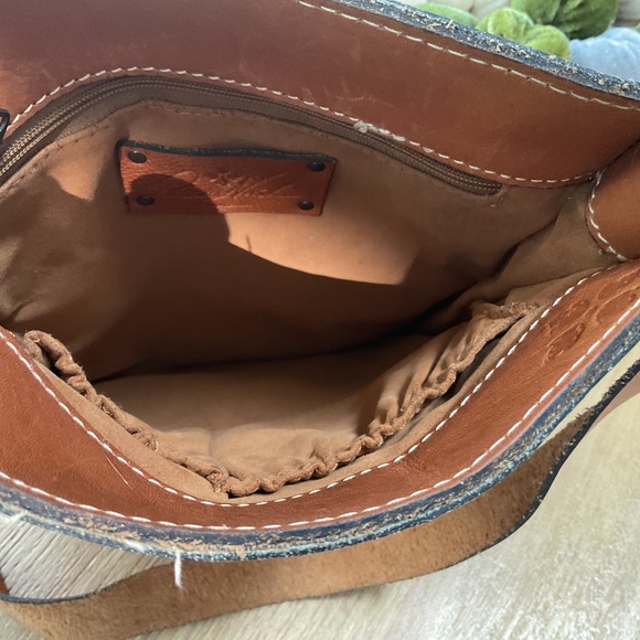 Patricia Nash Pink Floral Venezia Leather Crossbody Bag - Picture 5 of 10